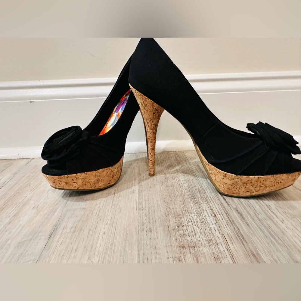 BAMBOO Black and Tan Heels with Cork Platform